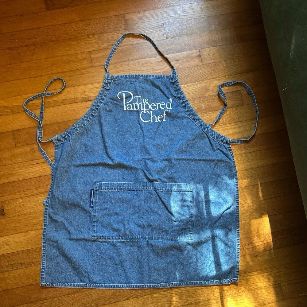 Pampered Chef Denim Two-Pocket Consultant Blue Jeans Baking Apron One Size